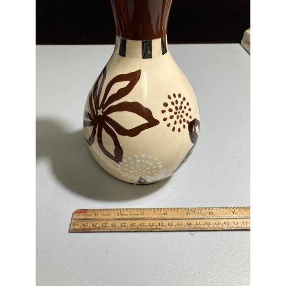 David Tutera Exotic Vase Vintage Style Brown with White Flowers - Picture 6 of 8